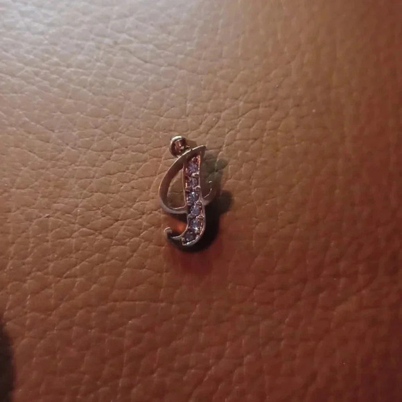 💙🌹Gold plated letter pendant "J" with faux diamonds - Picture 4 of 7